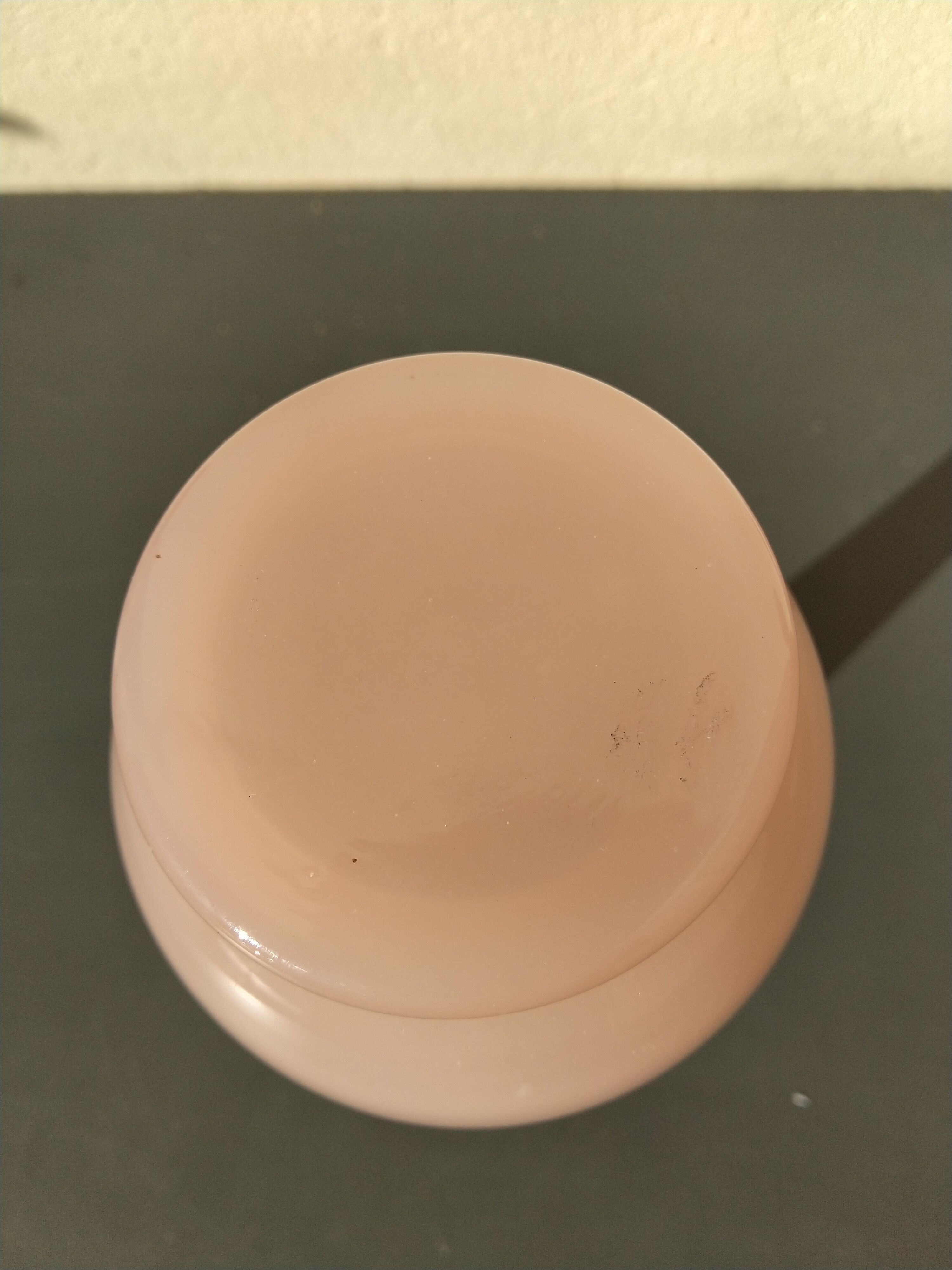 Vase en opaline rose vintage