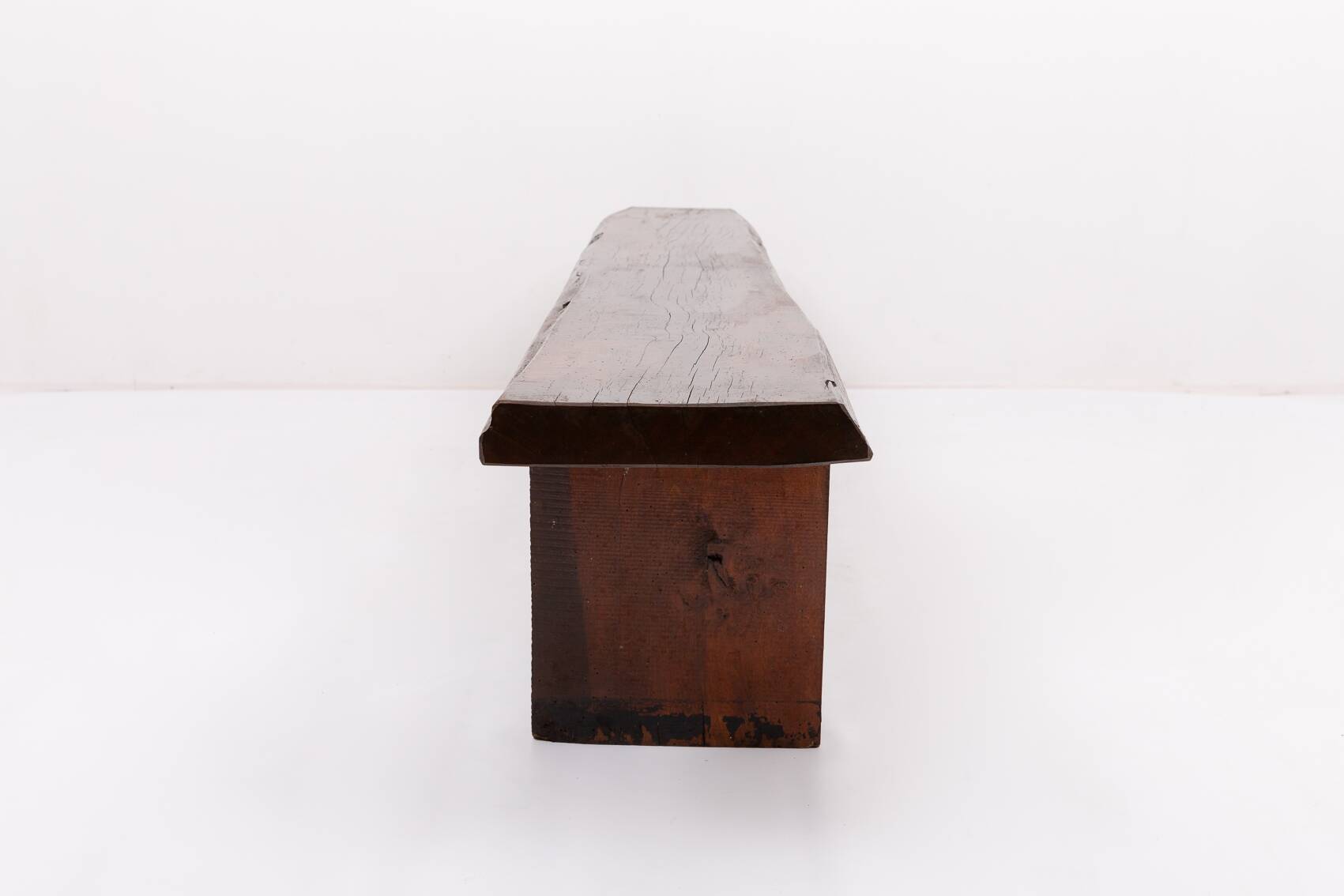 Banquette en bois massif vernis, milieu du XXe siècle