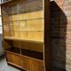Vitrine vintage en bois XL haute / armoire murale / meuble