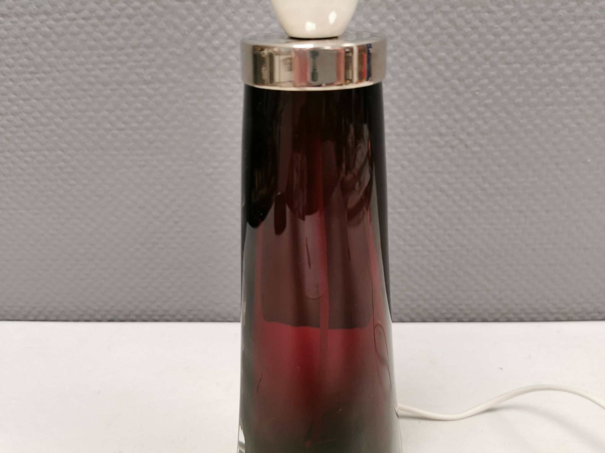 Table lamp by Carl Fagerlund for Orrefors Glassworks Sweden 1960s in translucent and deep red glass.