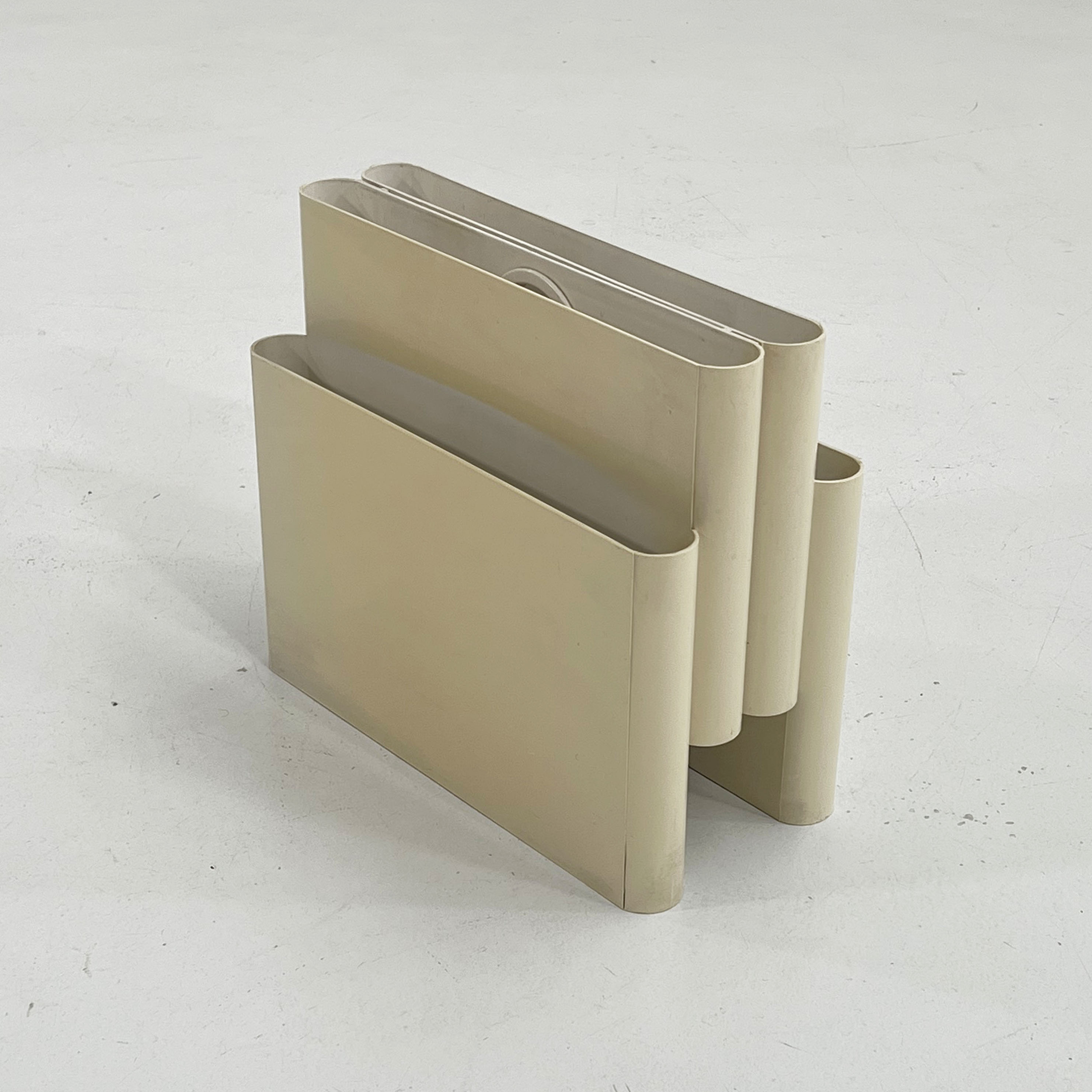 Magazine holder by giotto stoppino for kartell, 1970