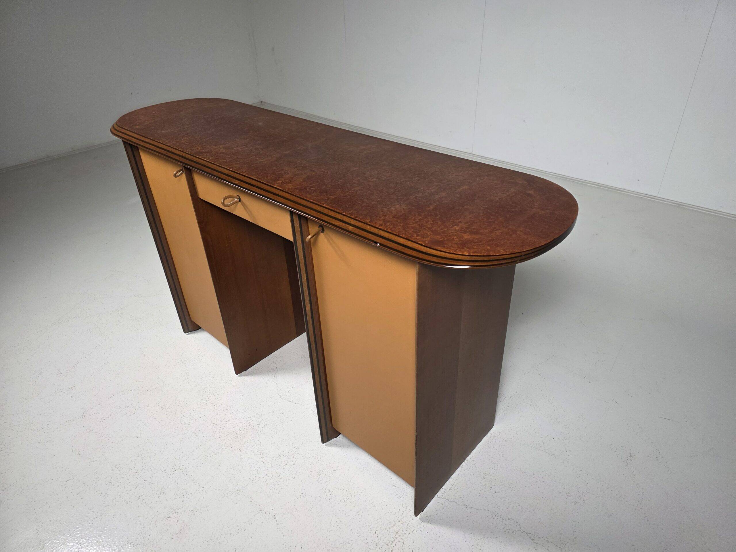 Artona cabinet/desk in walnut and burlwood, Maxalto, Italy, 1970s