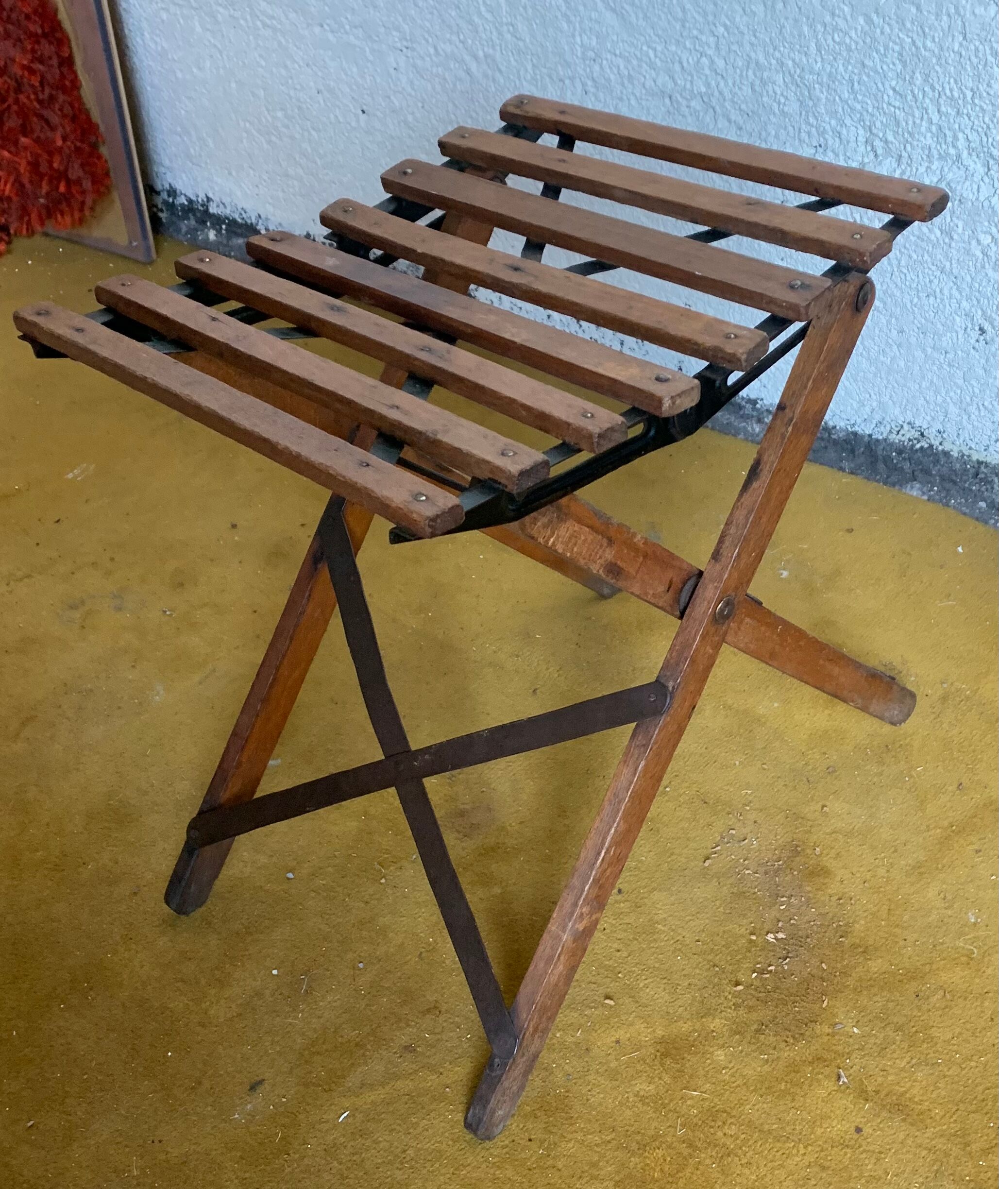 Folding fishing stool 40s