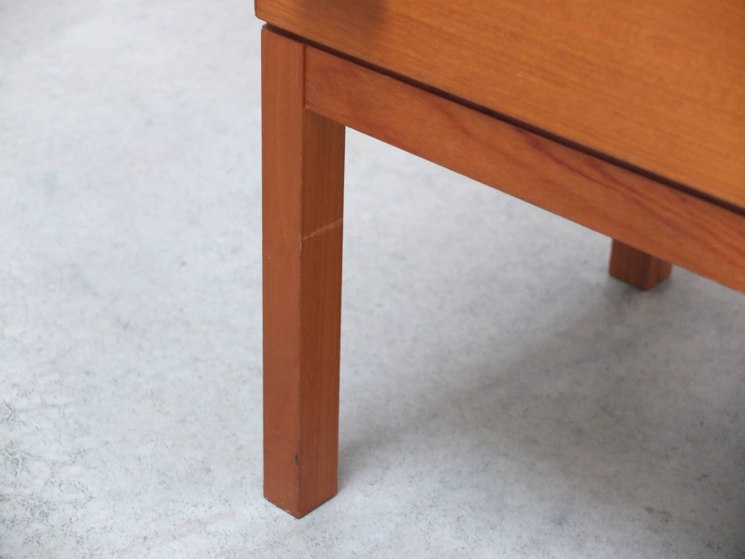 Commode suédoise en teck avec poignées en métal, années 1970