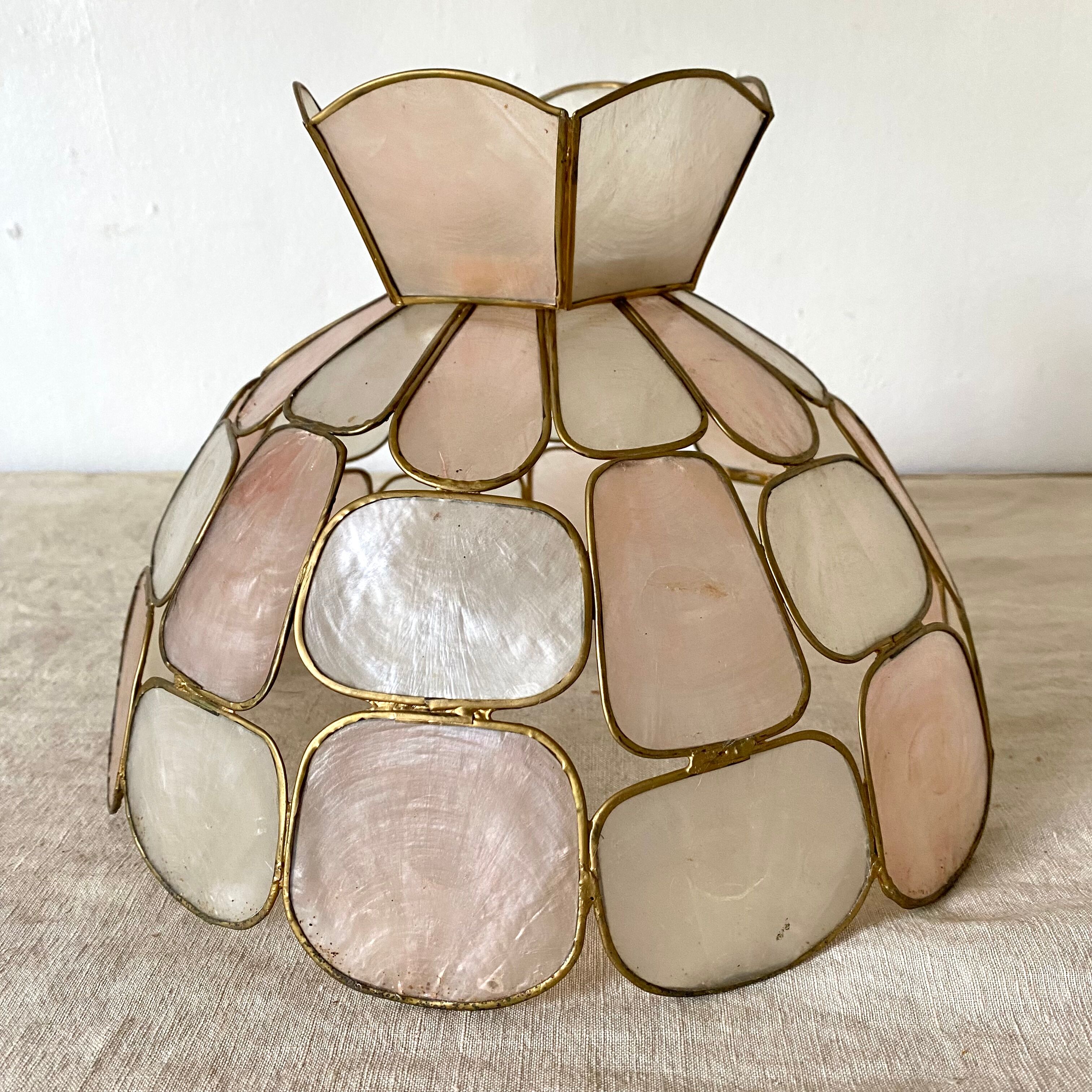 Abat jour to hang in mother-of-pearl and brass