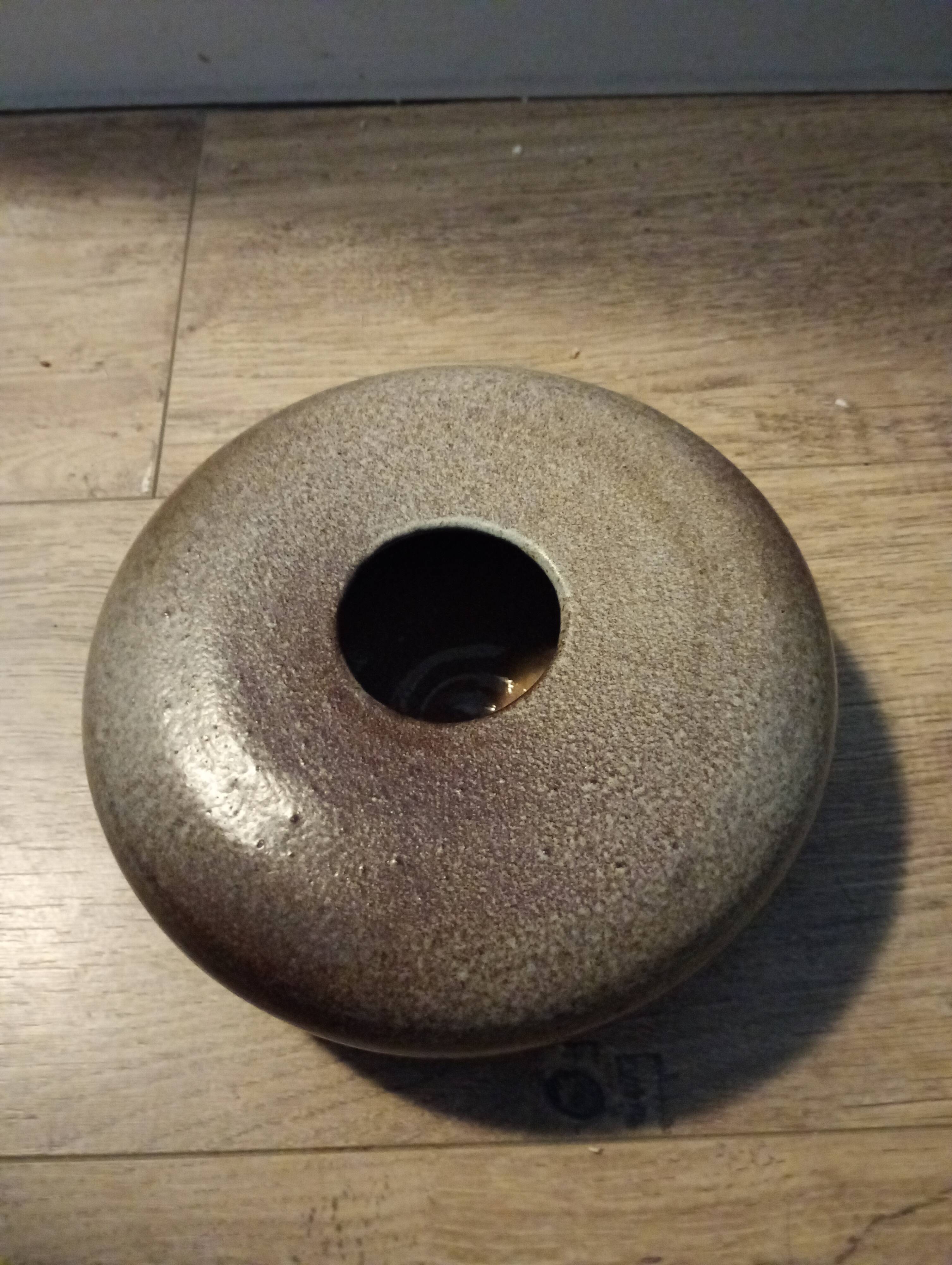 Spherical stoneware vase. Signed Pougeoise grey mouse.