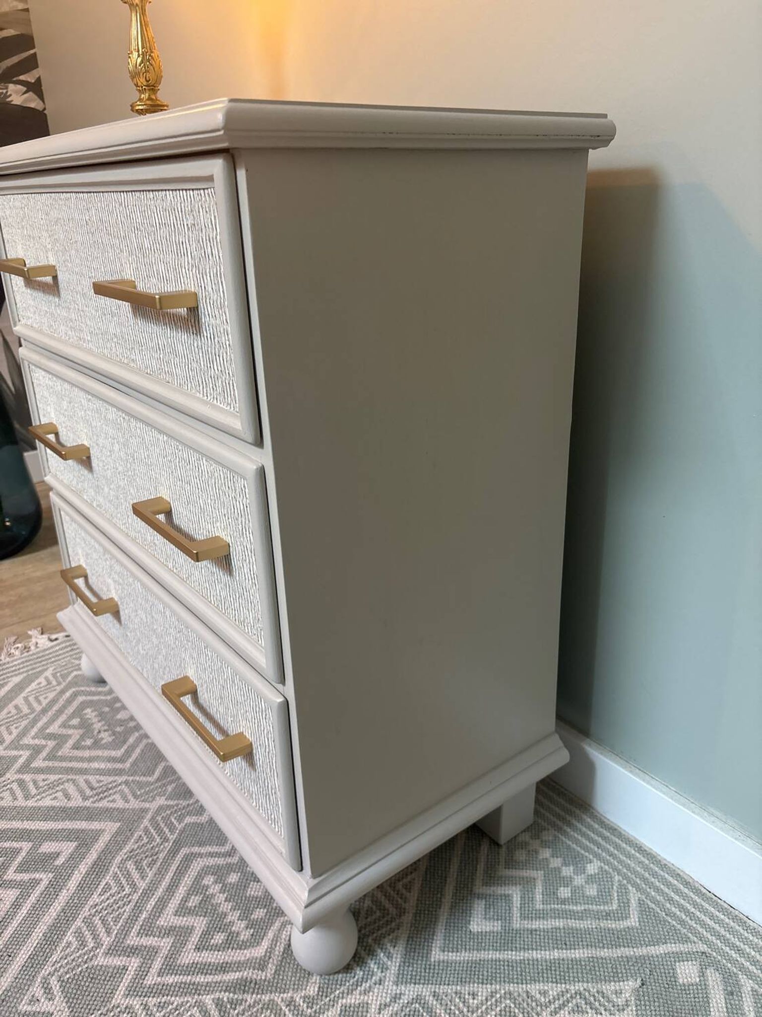 Chest of drawers