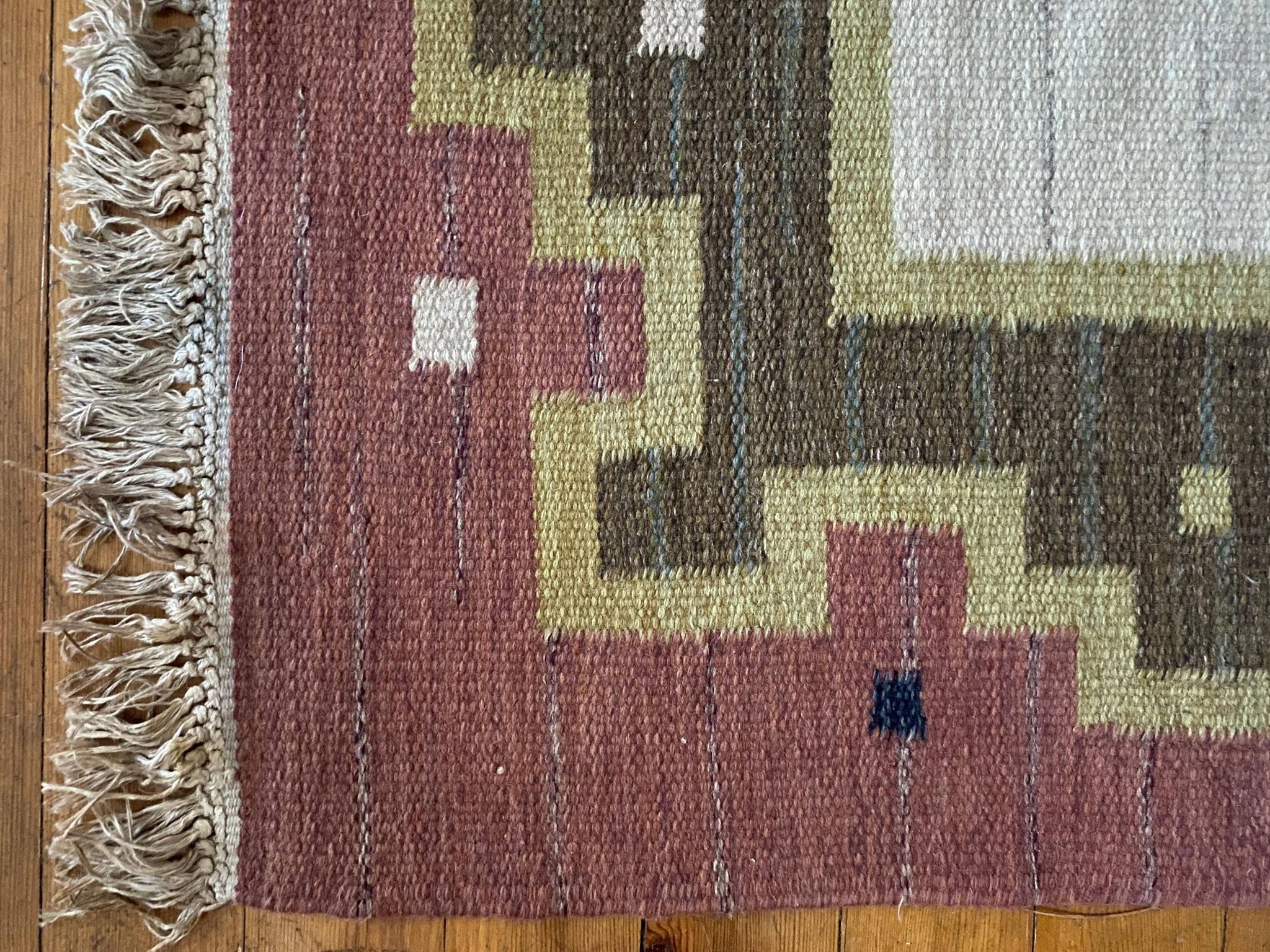 Scandinavian Modern Röllakan Pink and White Flatweave Rug, Sweden, 1960s