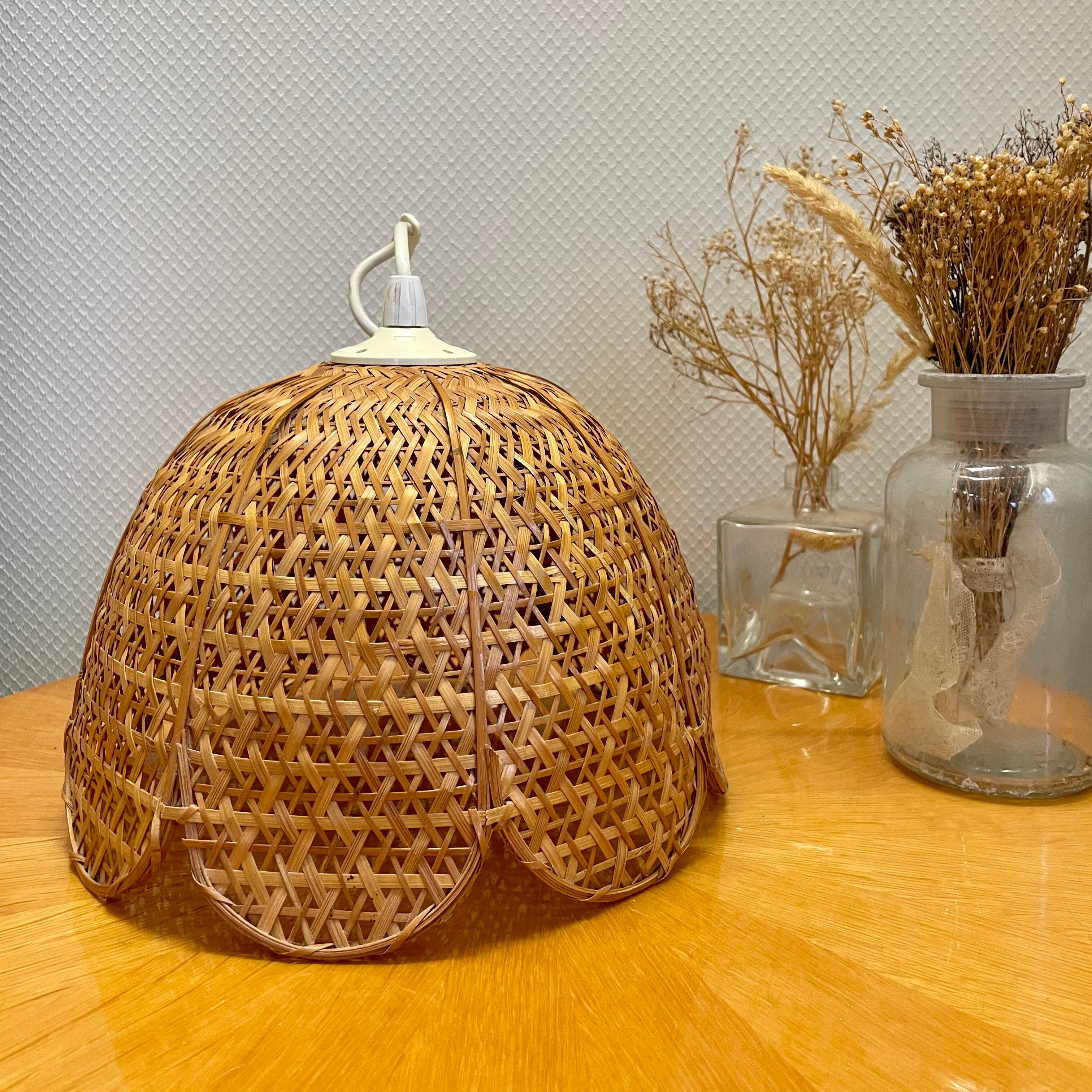 Vintage braided rattan flower suspension