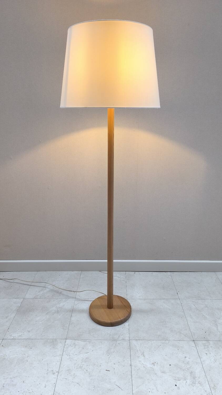 Solid pine floor lamp, Sweden 1970