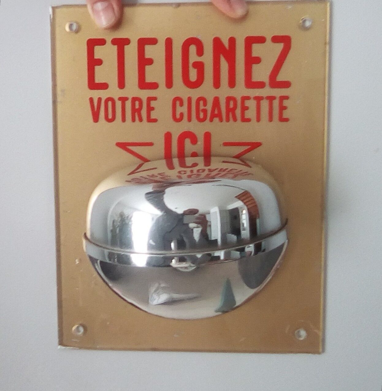 Vintage 80/90s public wall ashtray