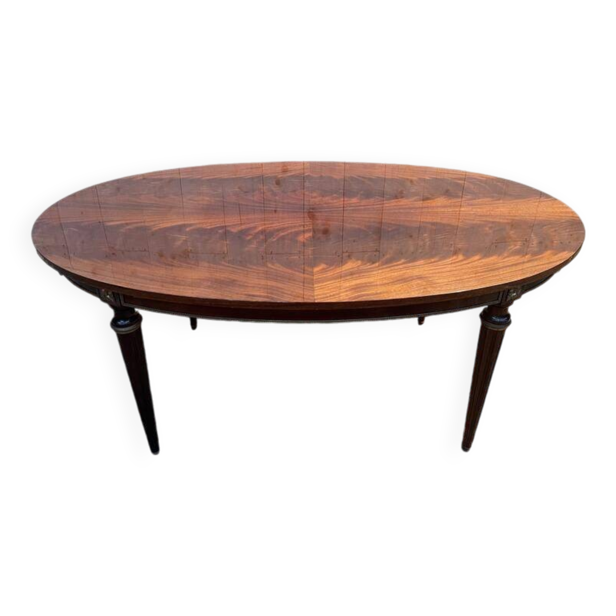 Table à manger ovale de style Louis XVI acajou et laiton