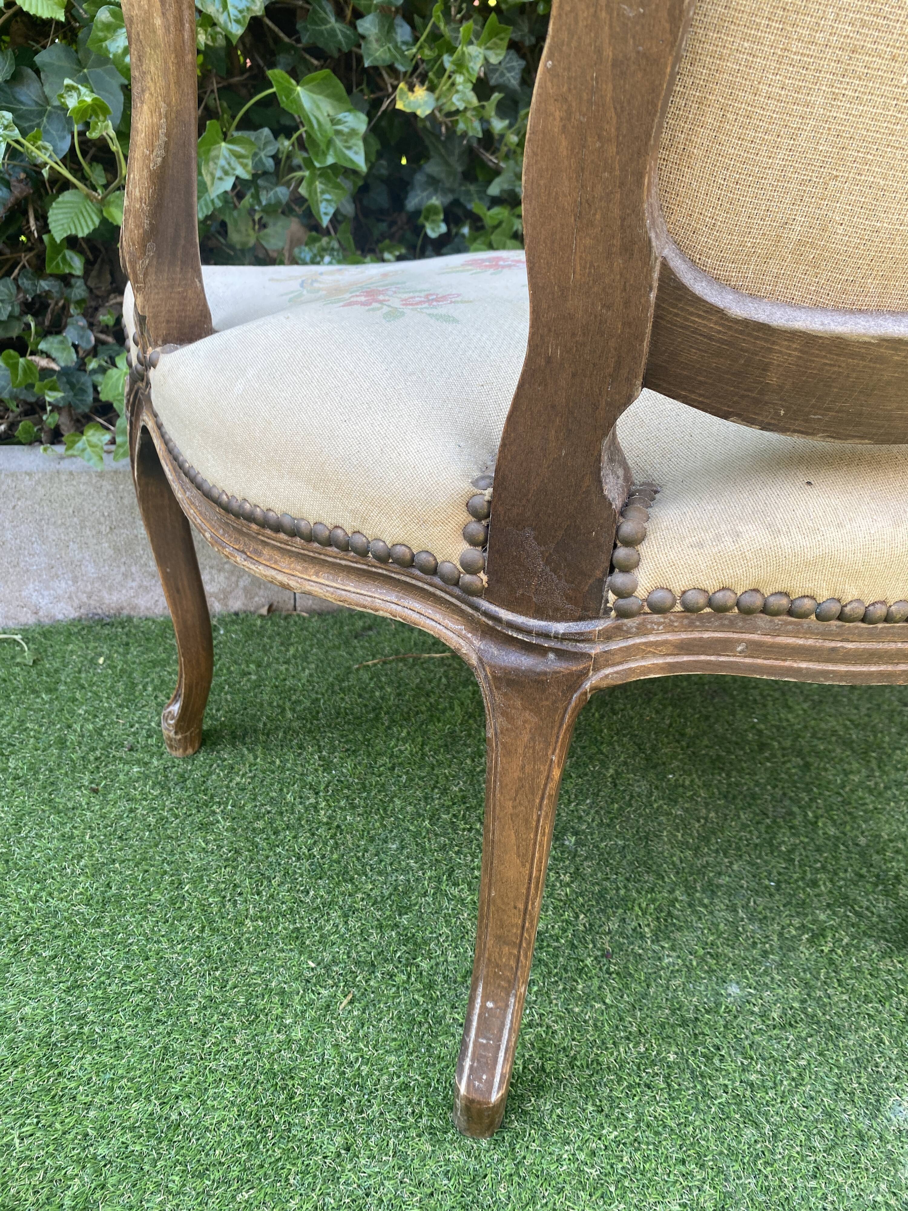 Basket bed and its two armchairs