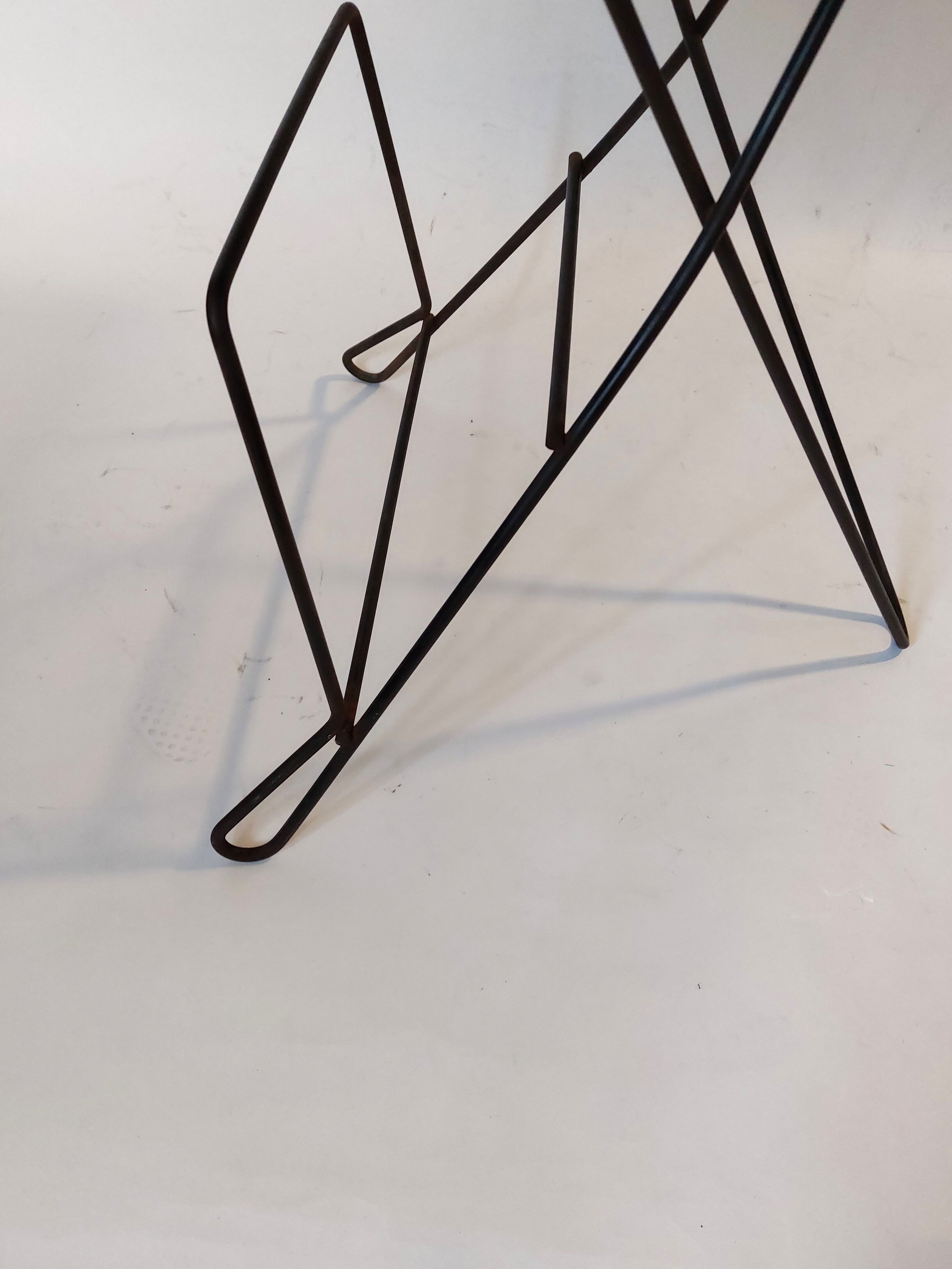 Triped pedestal table magazine holder 1950 vintage