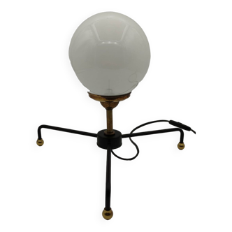 Tripod lamp in black brass metal and opaline globe