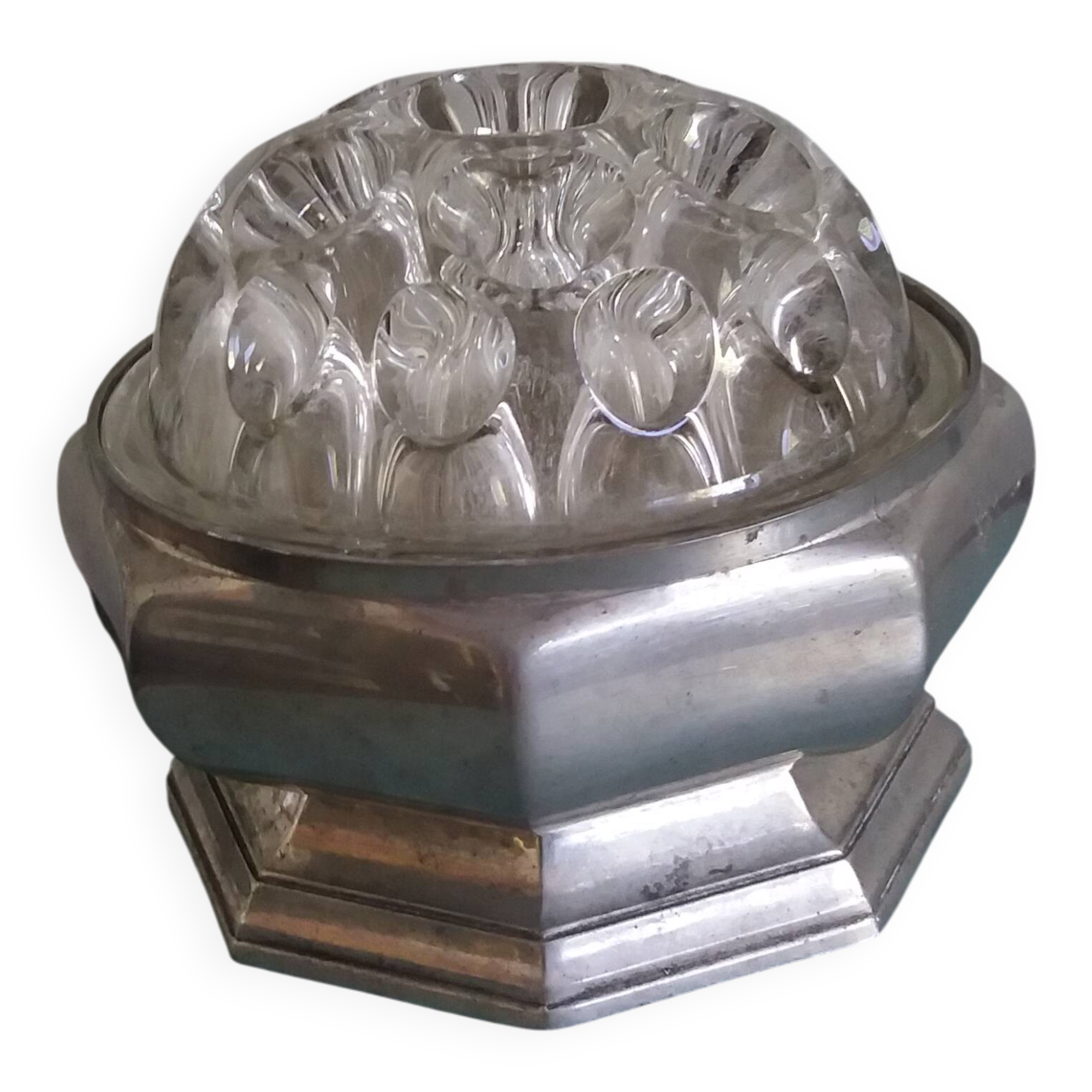 Flower vase in glass VMC Reims and pewter bowl from Manoir Paris