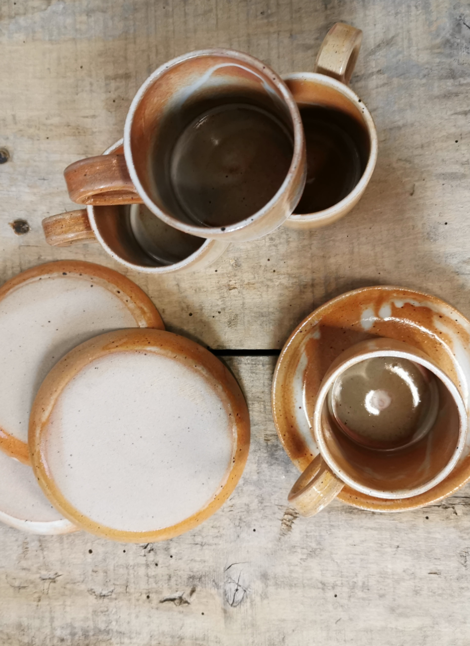 Set of 4 stoneware coffee cups