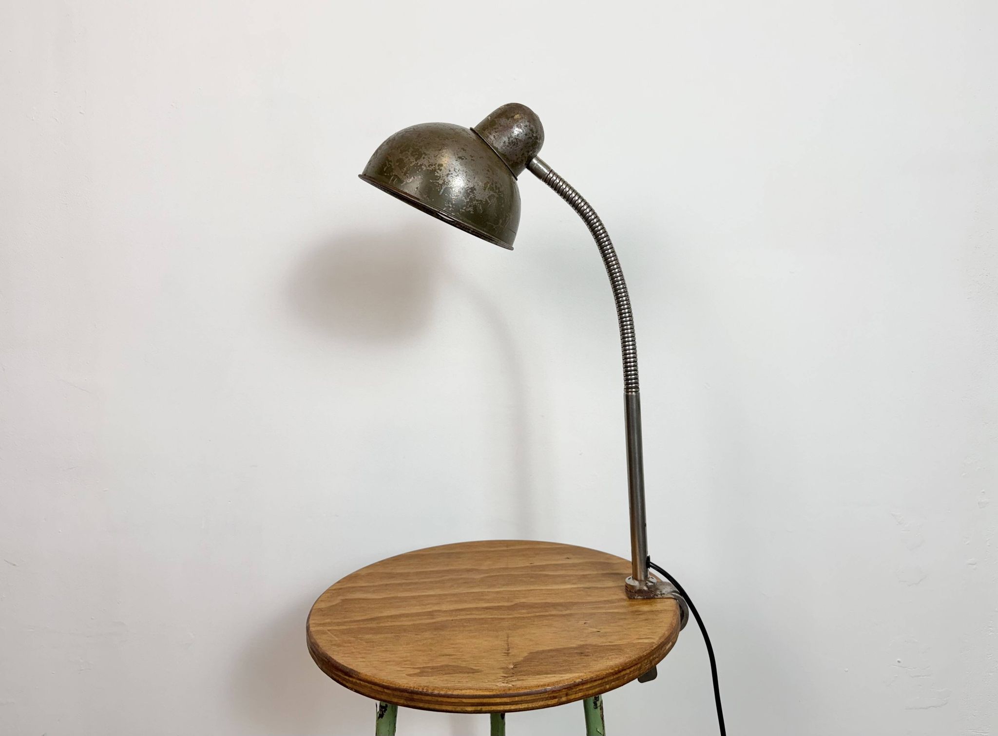 Lampe de table à col de cygne d'atelier industriel, années 1960