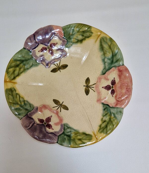 5 assiettes en barbotine ''faience d'art'' peinte a la main