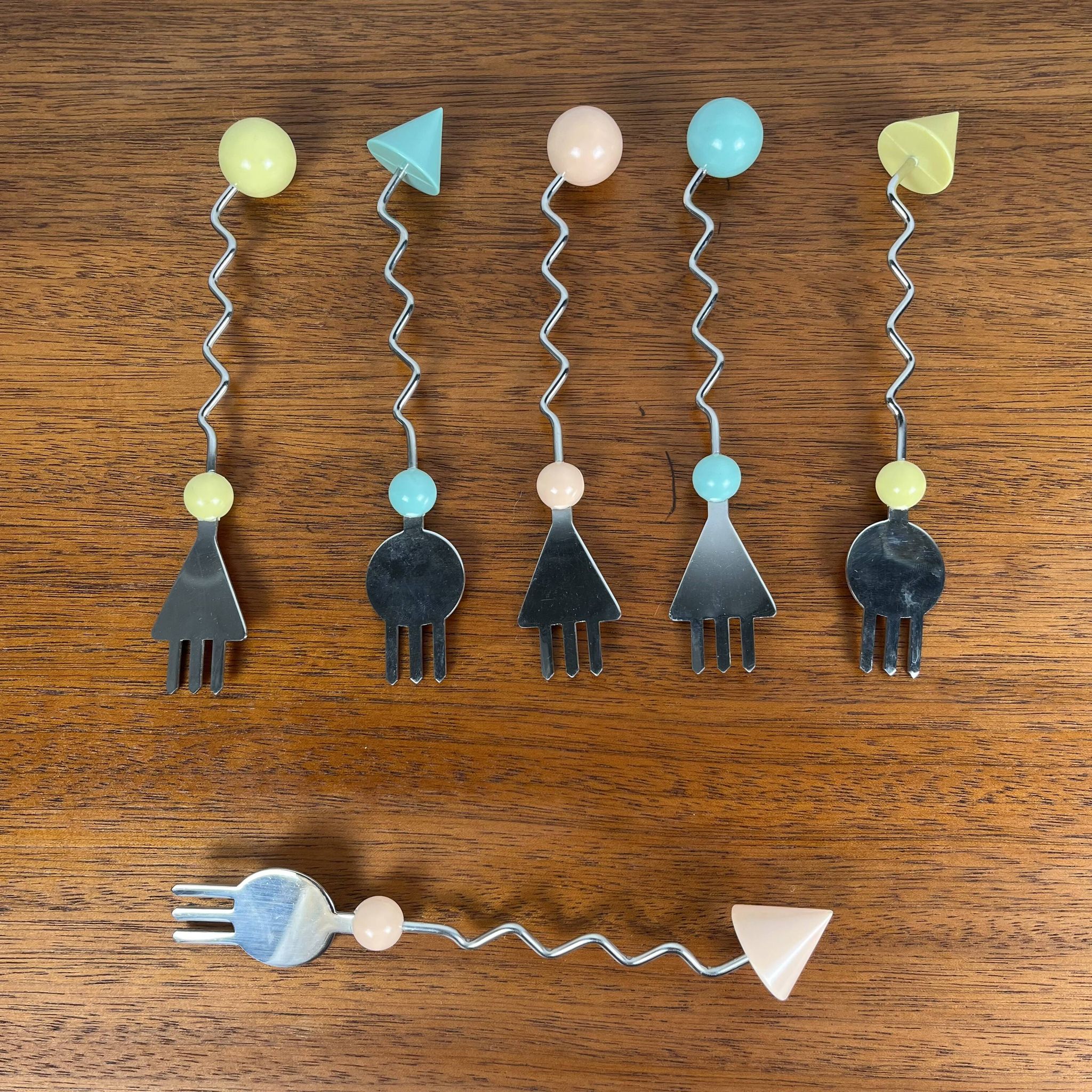 Rare and original Set of 6 Memphis dessert forks, Japan, 1980/90