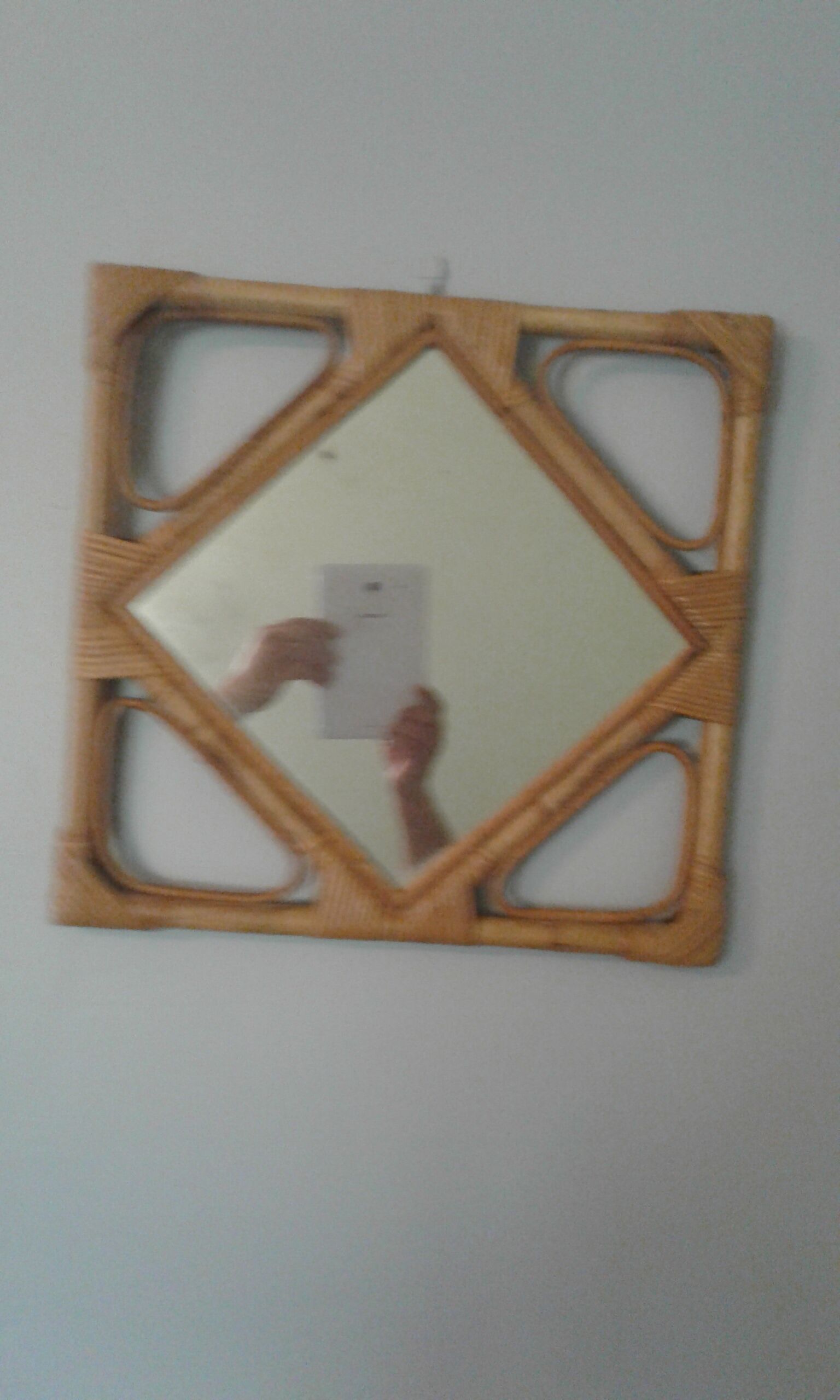 Rattan mirror in losange