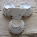 Lot of 4 bowls with porcelain flowers