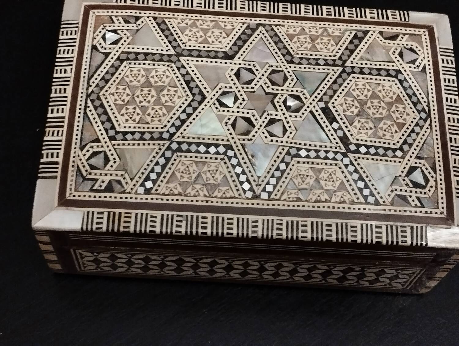 Mother-of-pearl jewelry box