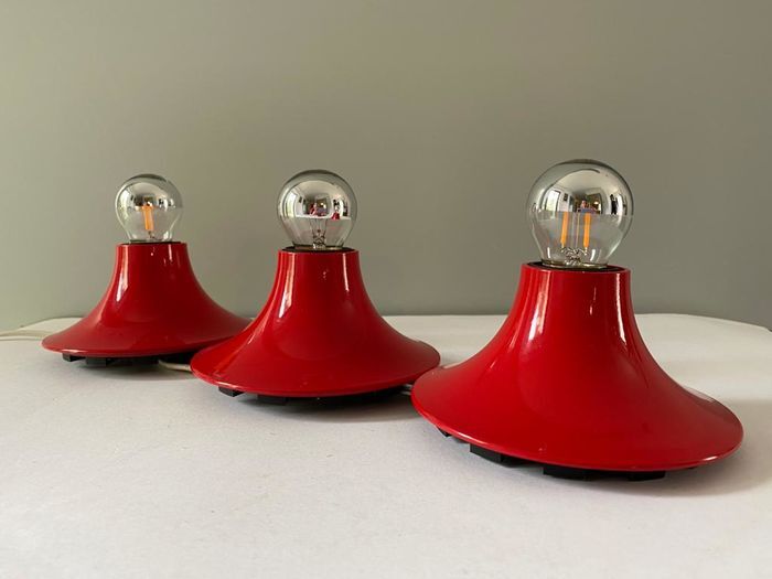 Three artemide "Teti" vico Magistretti sconces