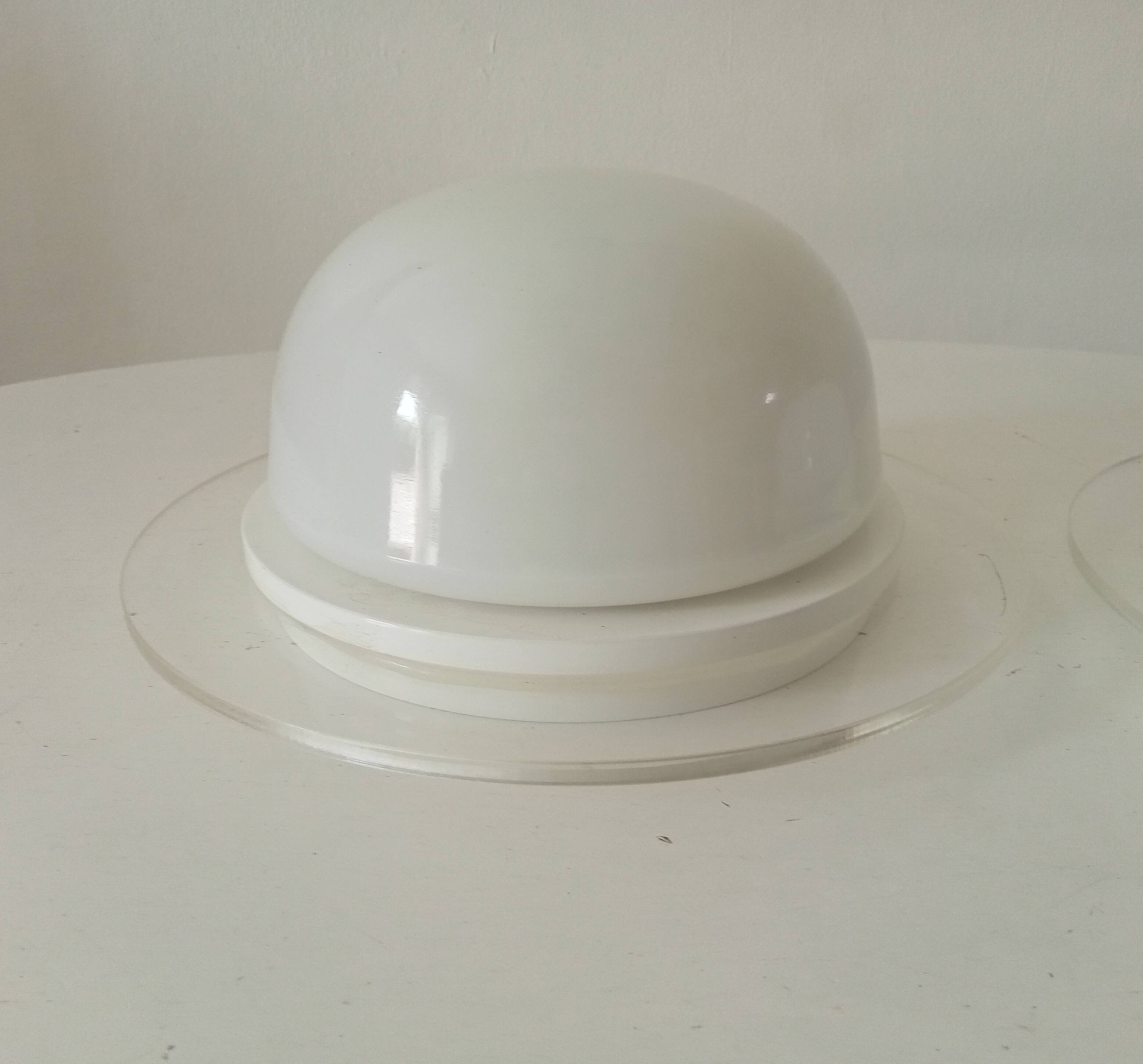 Vintage wall lamp in opaline and lucite