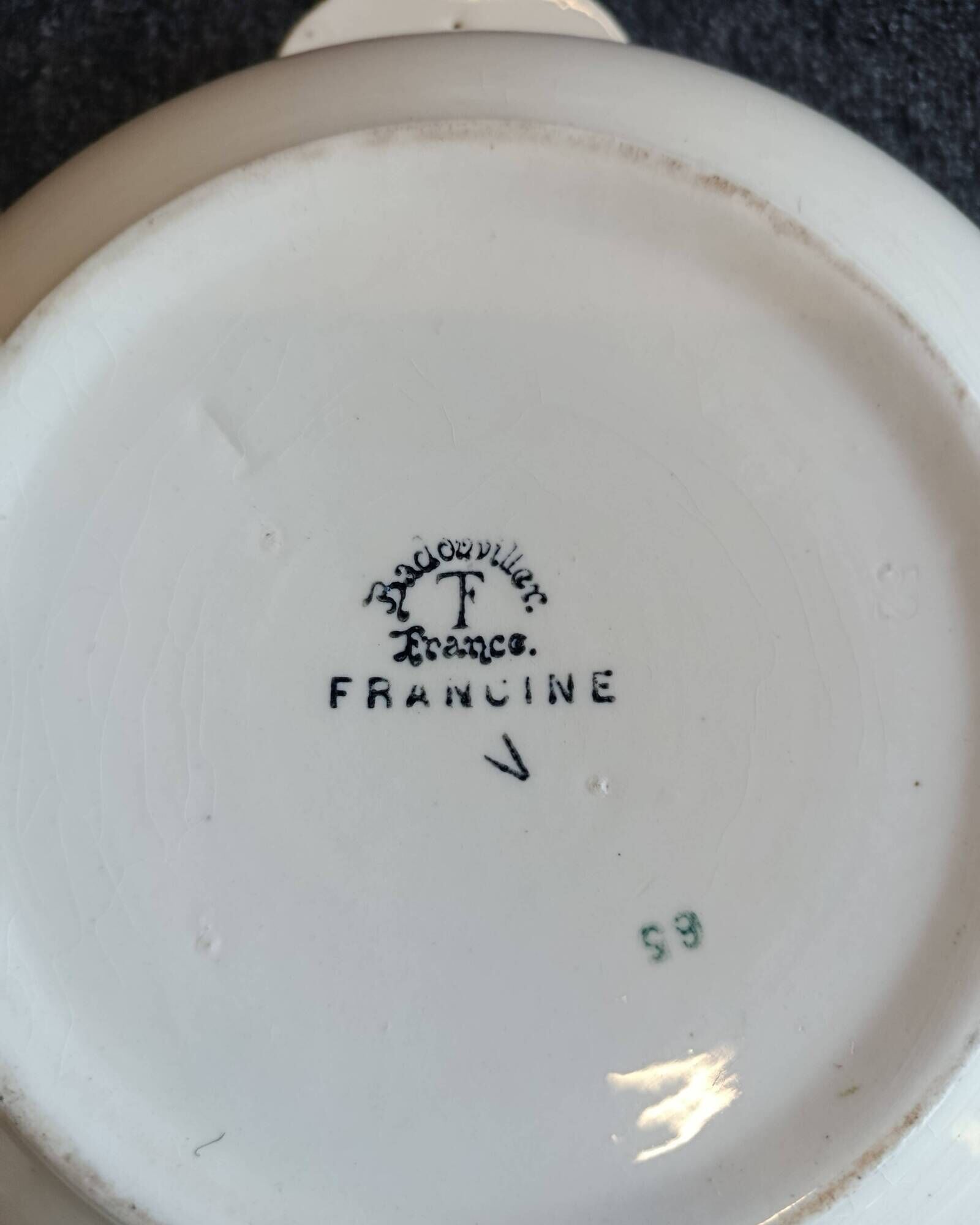 Grand table service Francine, Faïencerie de Badonviller, early 20th century.