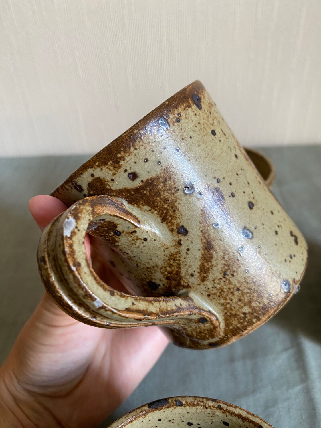 Set of 4 stoneware mugs