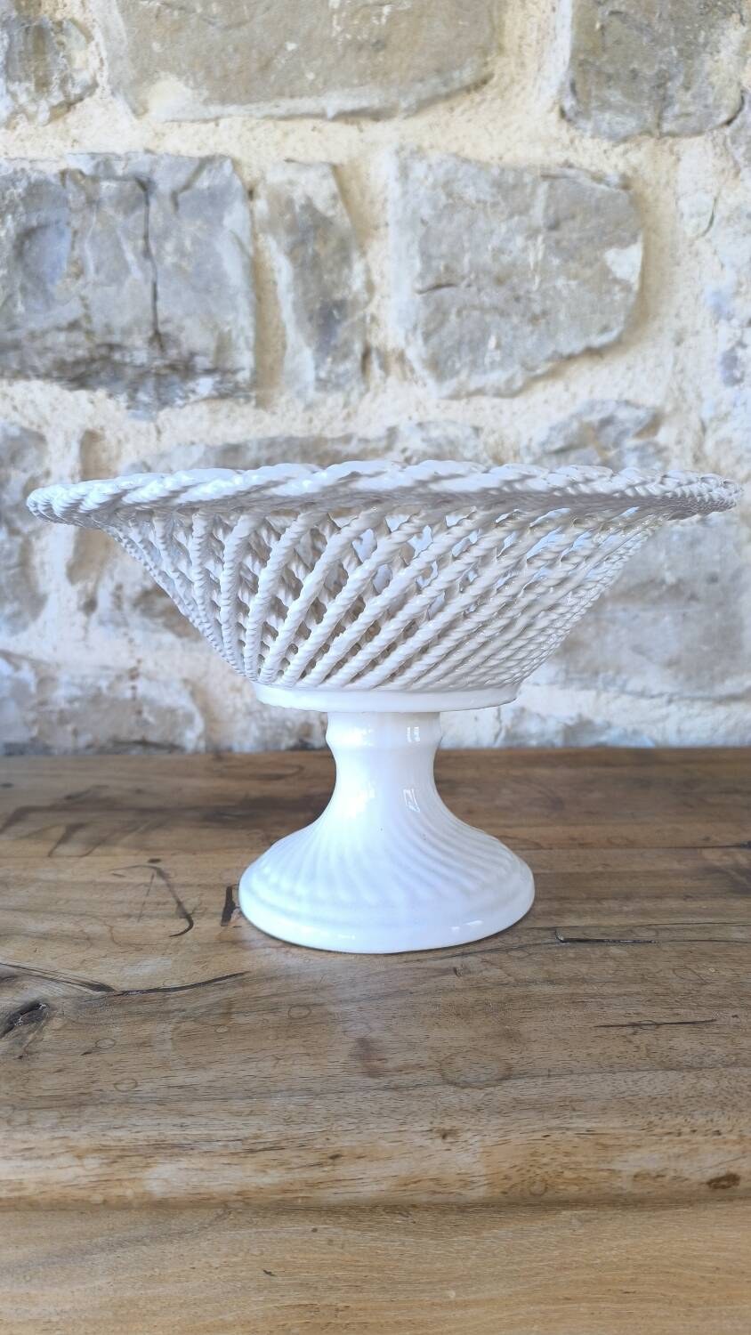 Fruit bowl in woven ceramic