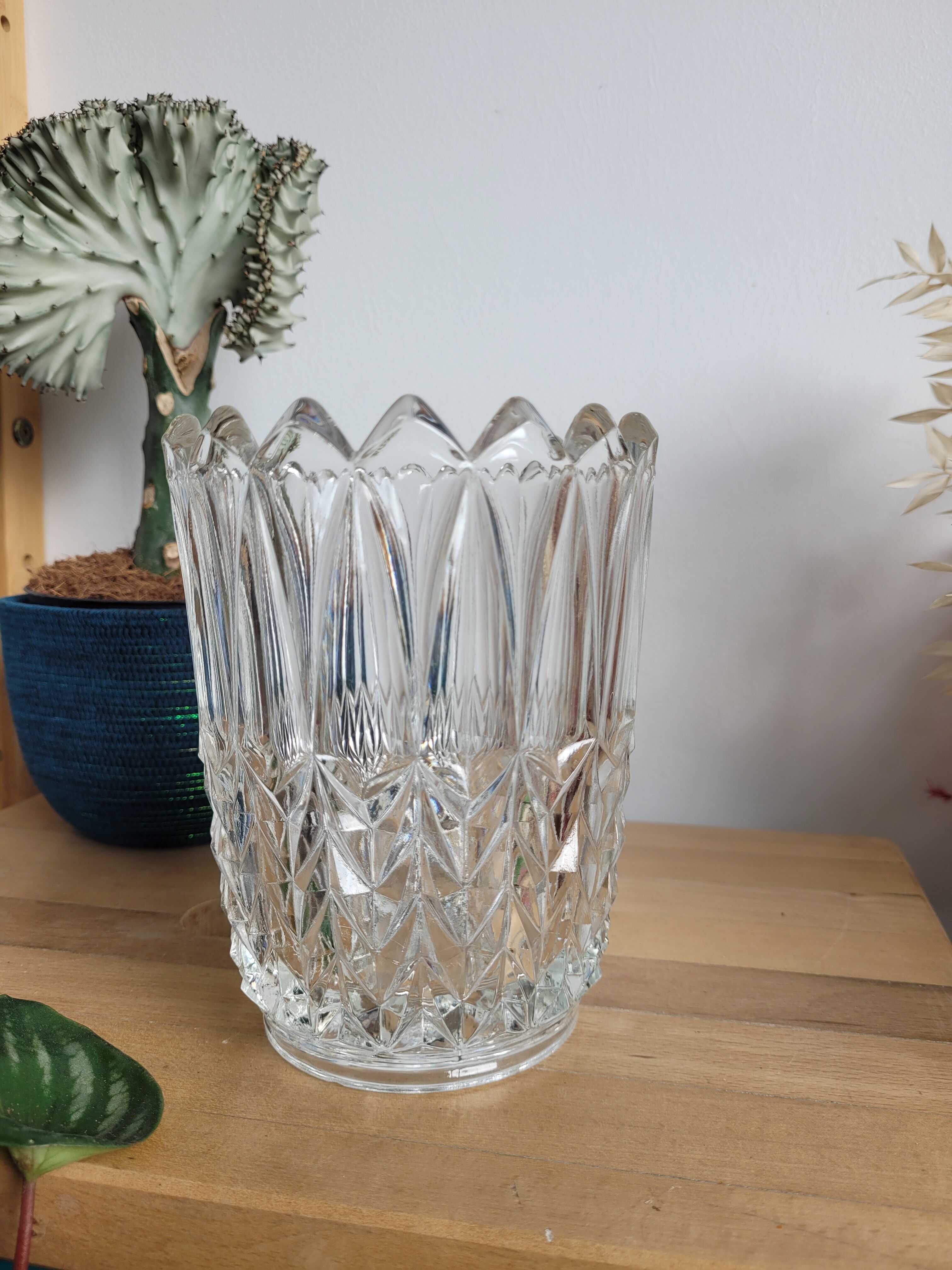 Molded/chiseled glass vase
