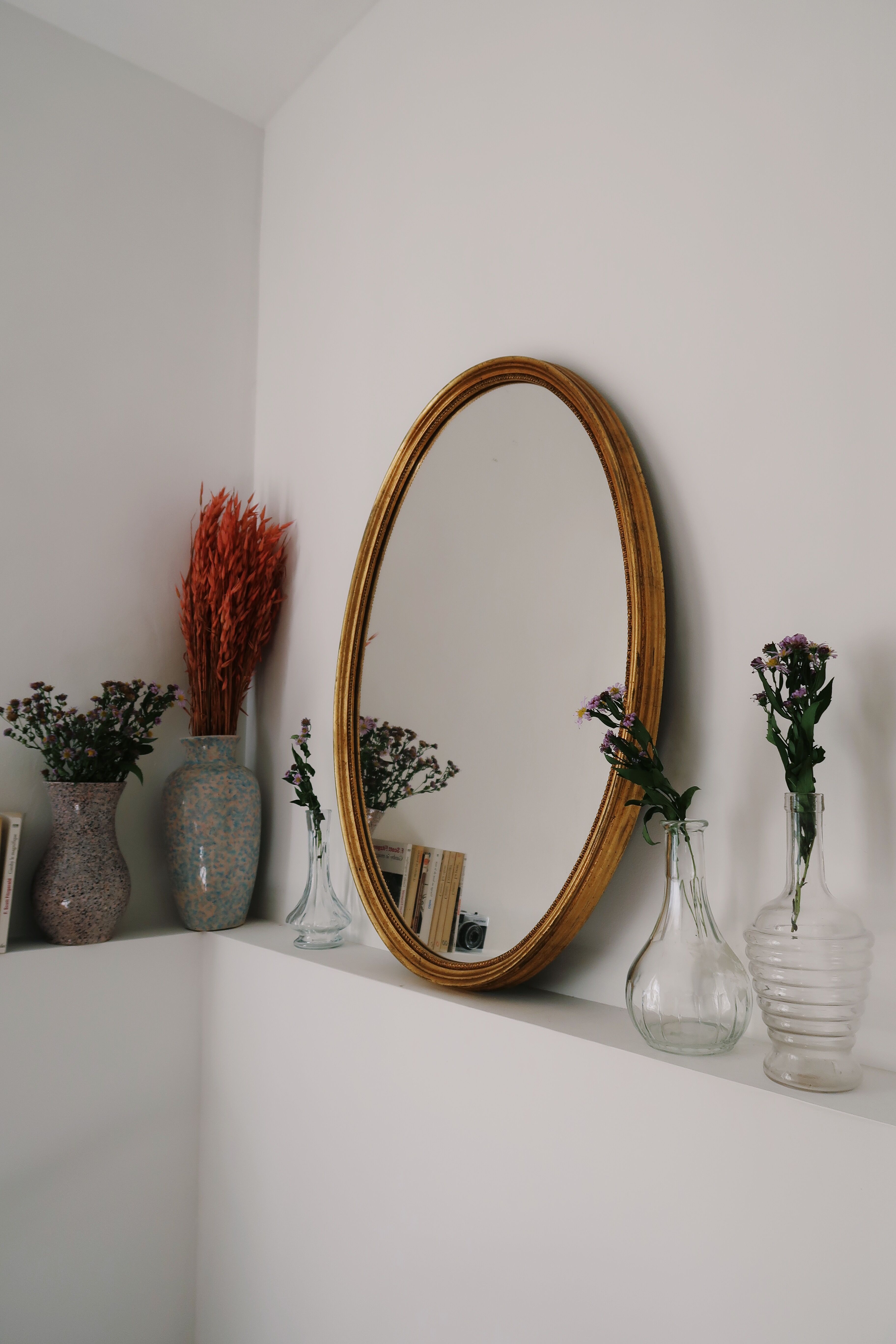 Golden oval mirror - 72x52cm