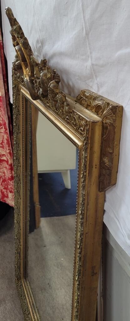 Miroir doré mouluré classique, années 50