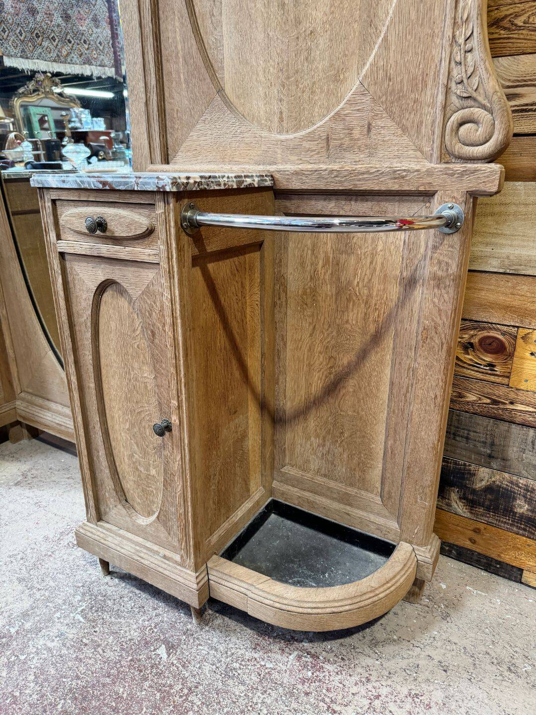 Large oak cloakroom