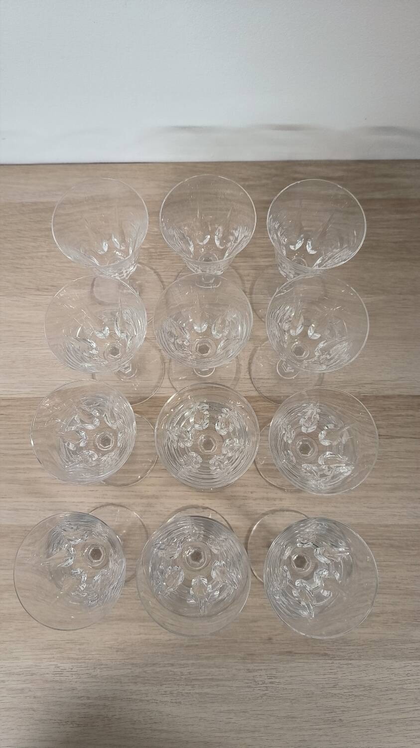 12 Saint Louis crystal wine glasses, Cerdagne model