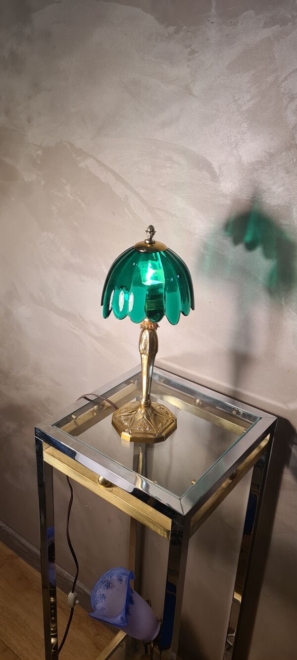 Lampe bronze doré  ciselé  ,art nouveau  ,art deco avec jolie tulipe  original 33x15  electricité ok