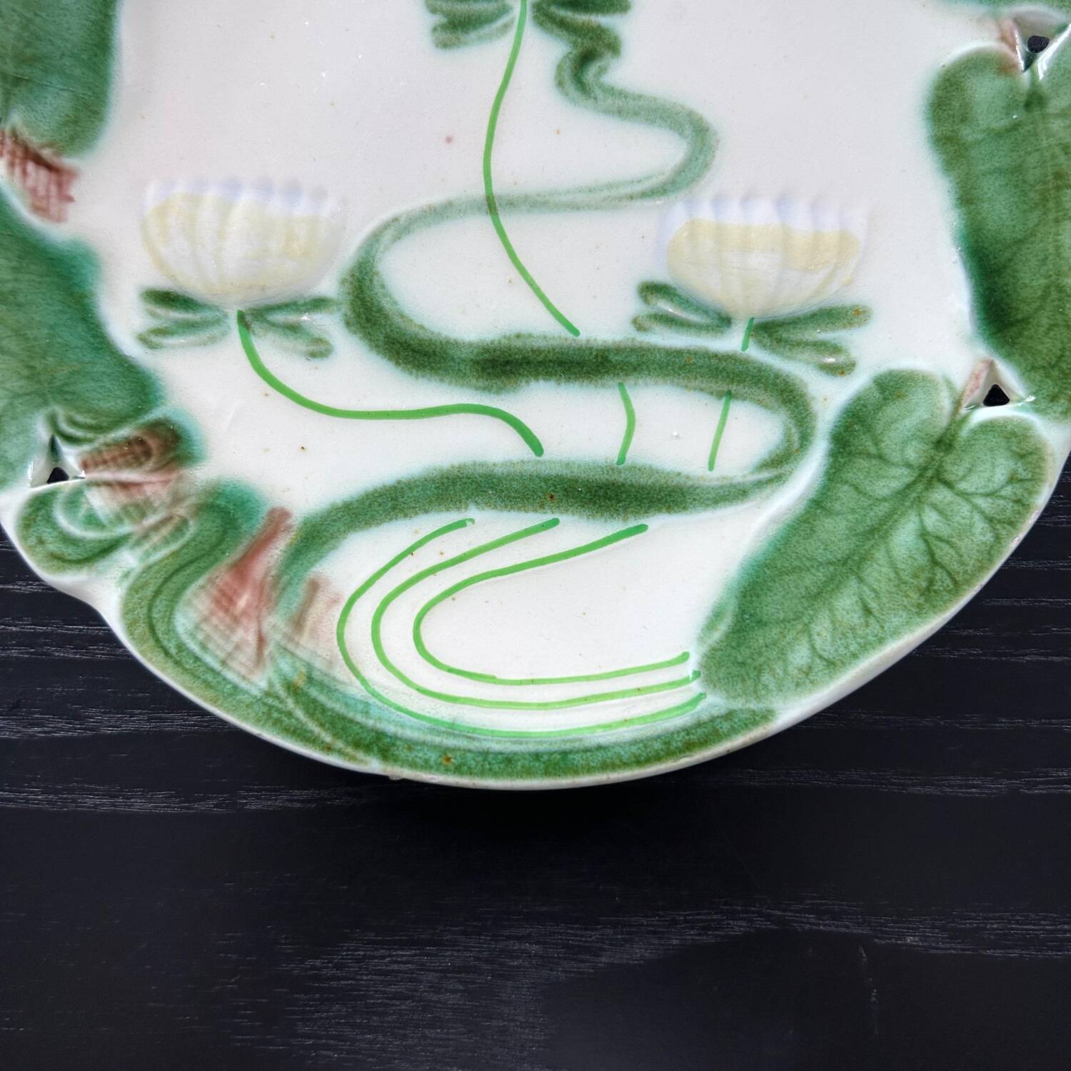 Water lily dish in slip