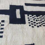 Handmade pure wool rug, size 150 x 250 cm.