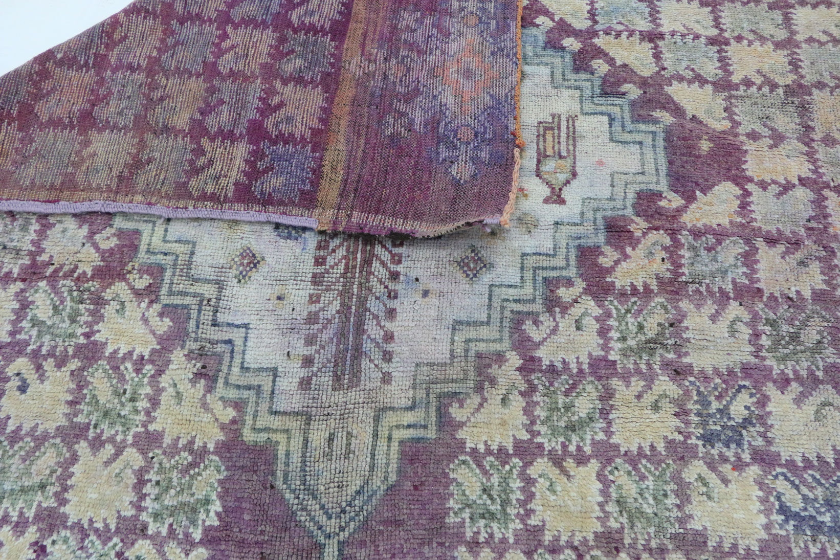 BOUJAD, 190 X 282 cm