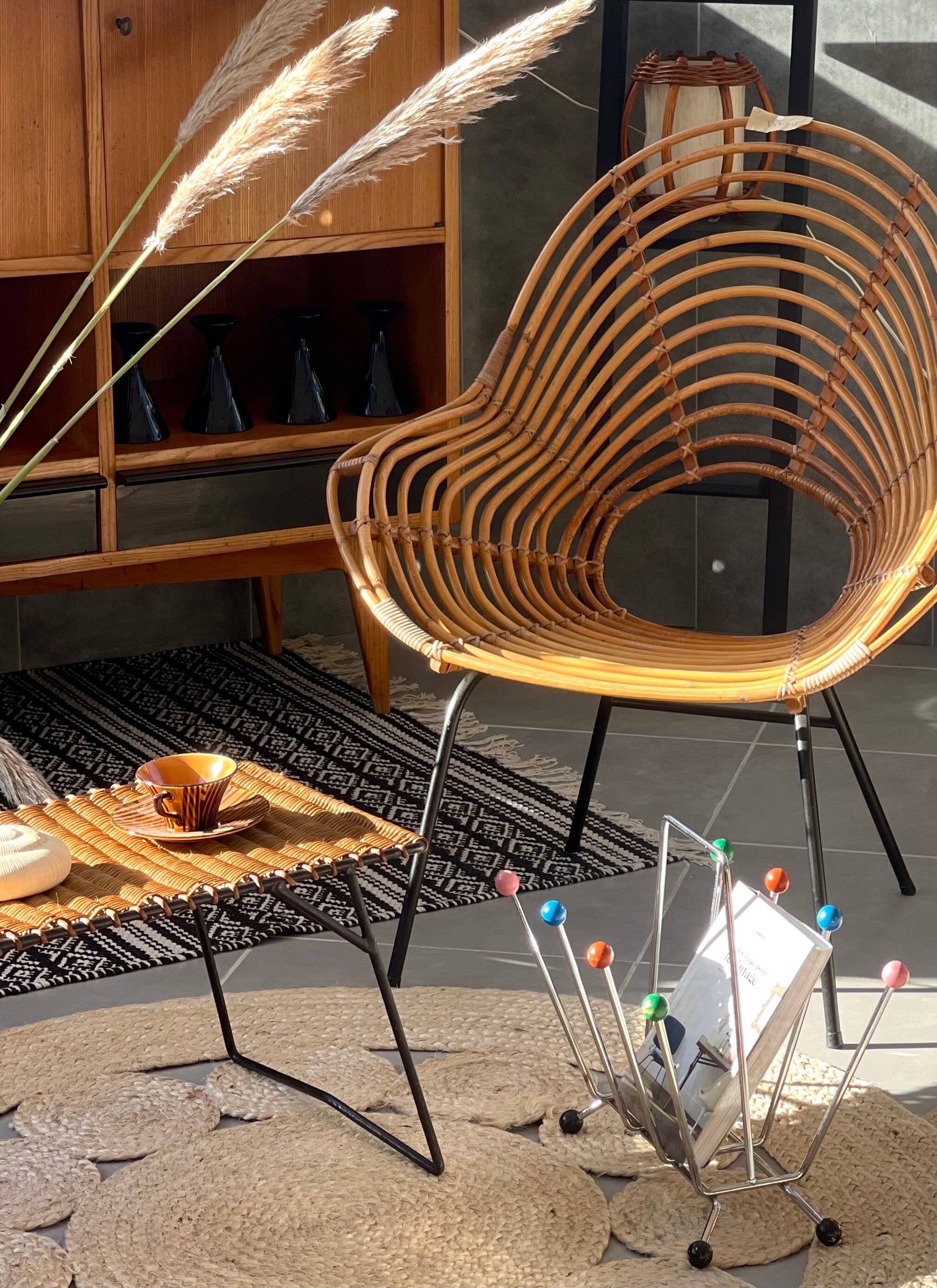 Sputnik magazine holder 1970