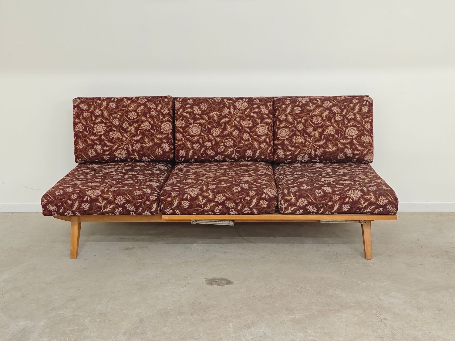 Daybed 55-17 bench by Frantisek Jirak for Tatra Pravenec 1960