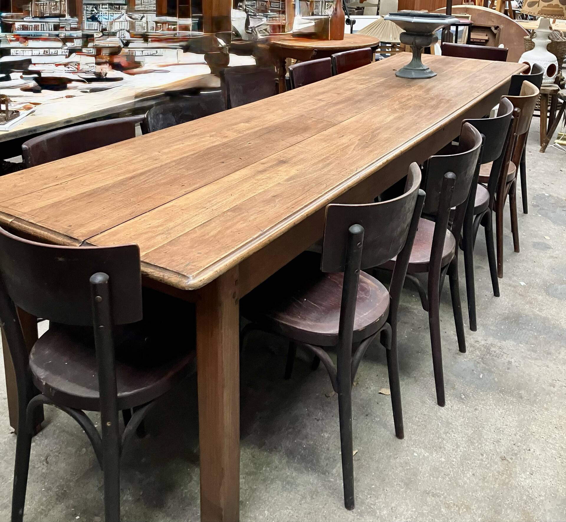 12 chaises bistrot anciennes en bois courbé