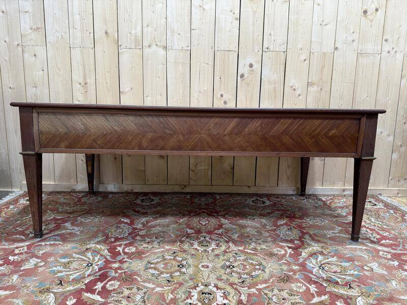 Bureau plat de style Louis XVI en marqueterie 196 cm