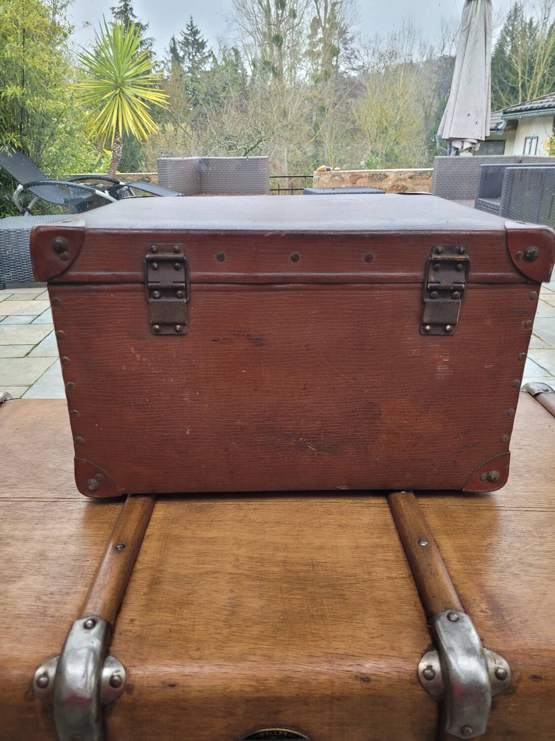 Small hat box