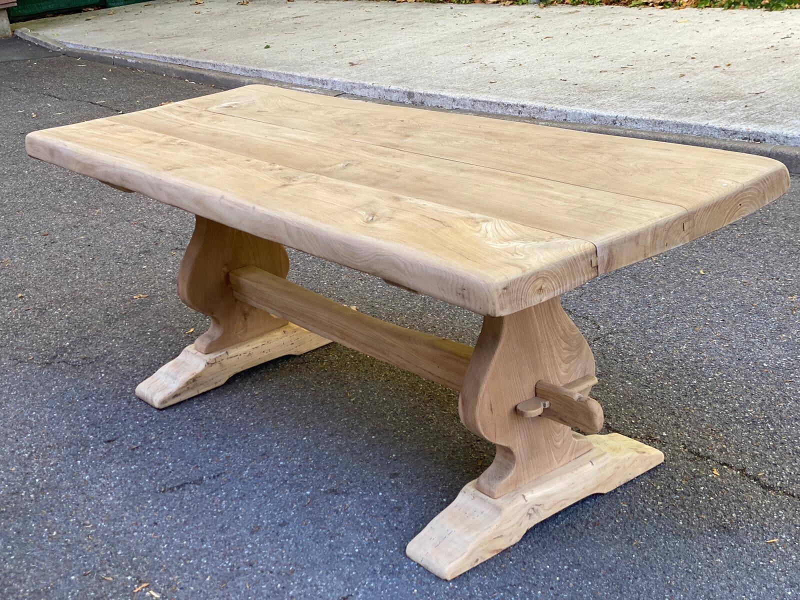 Grande table de monastère étroite décapée en chêne massif brut 200cm