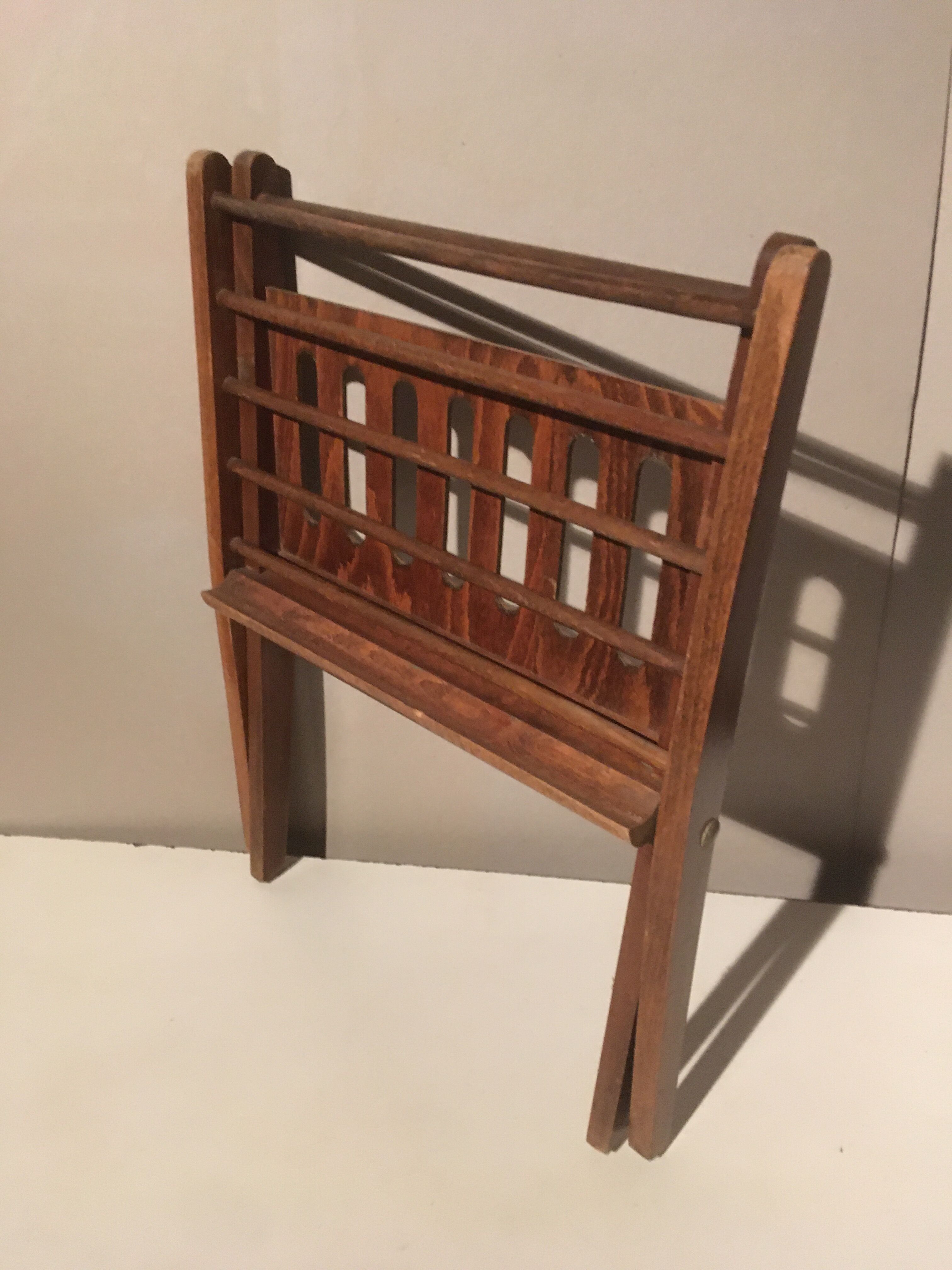 Scandinavian magazine holder design Cees Braakman