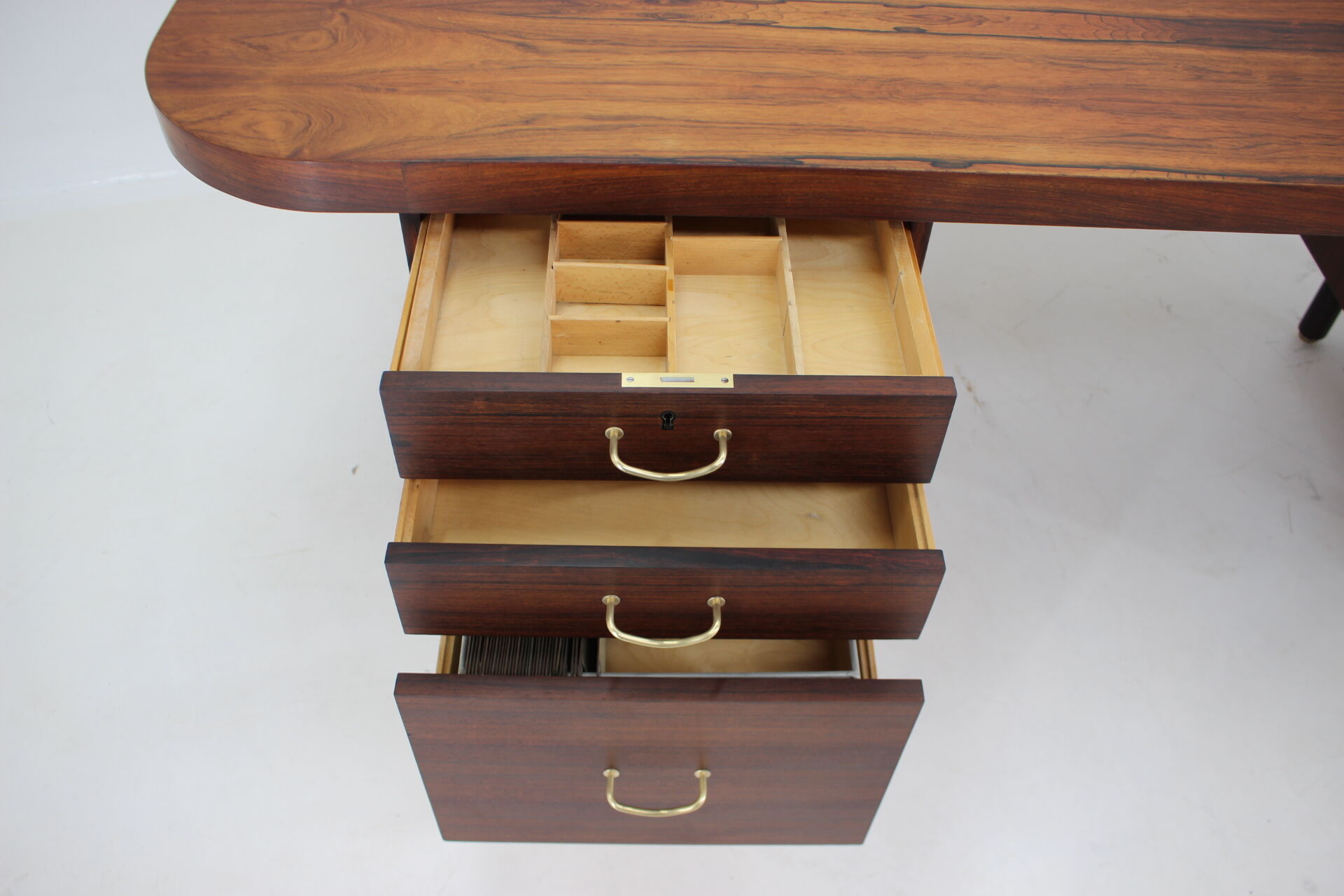 1960s Large exclusive free standing palisander desk