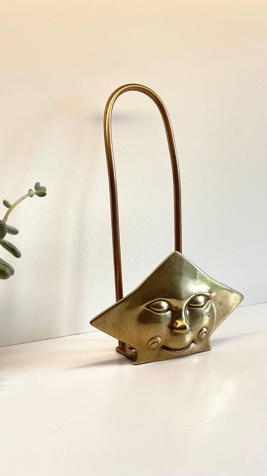 Display star shape mail holder in vintage brass